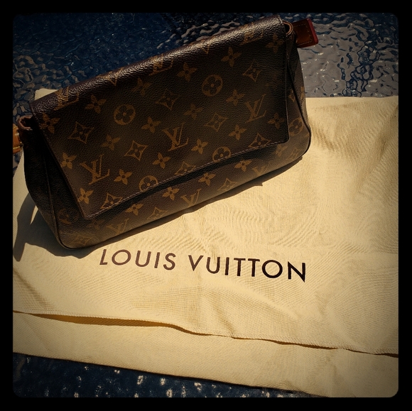 Louis Vuitton Handbags - Louis Vuitton Monogram Mini Looping Shoulder bag
